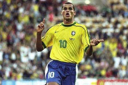 占据主动 占据主动